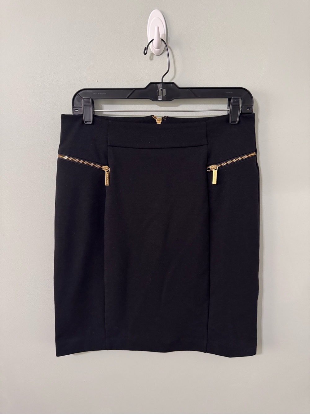 Michael Kors Women’s Black Pencil Skirt with Gold Zipper Accents Size 6